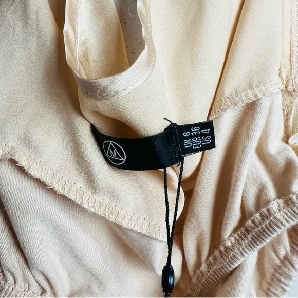 NWT Missguided Cream Satin Cowl Neck Choker Bodysuit - Picture 6 of 8